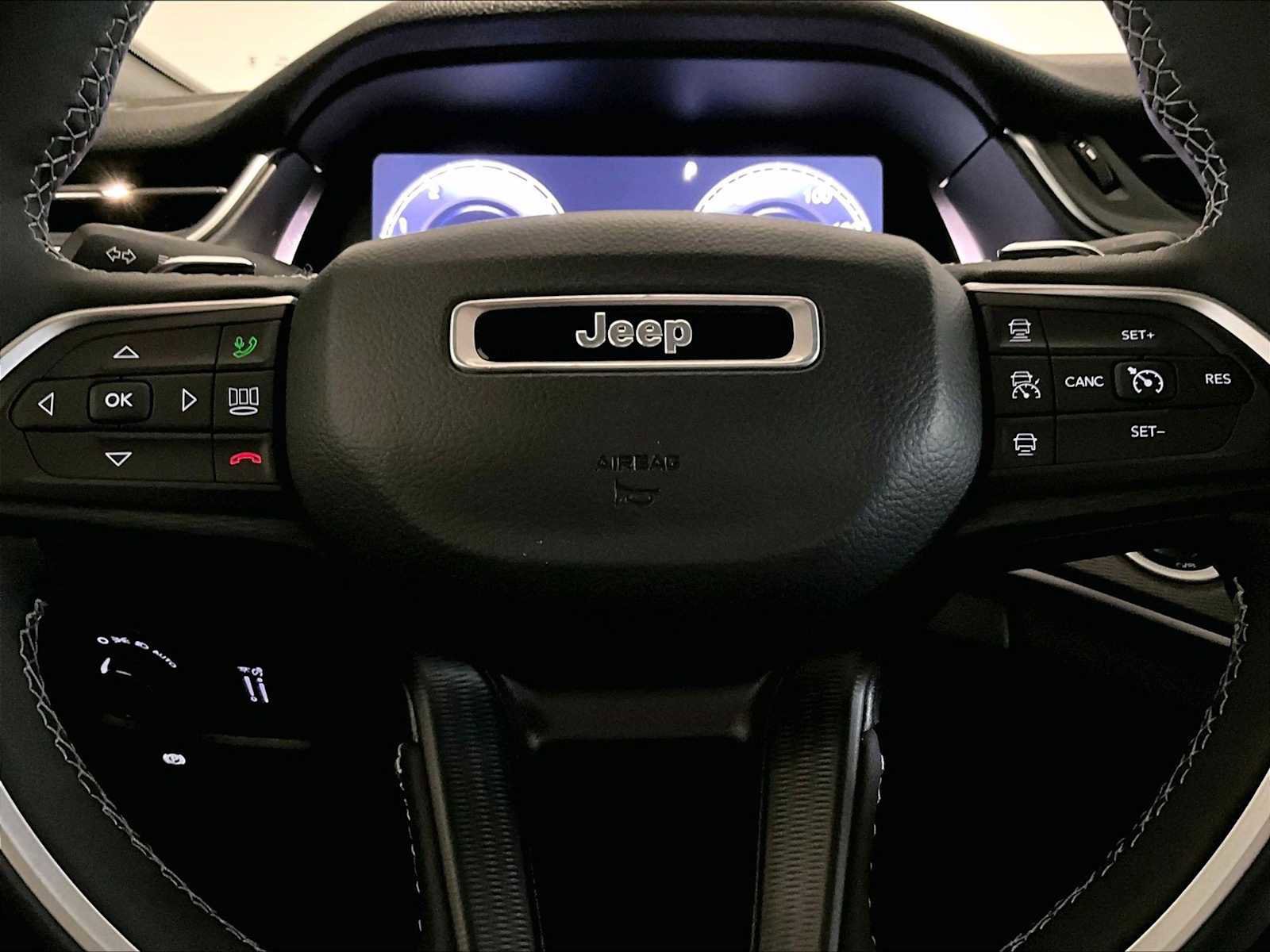 Used 2024 Jeep Grand Cherokee Altitude image 18