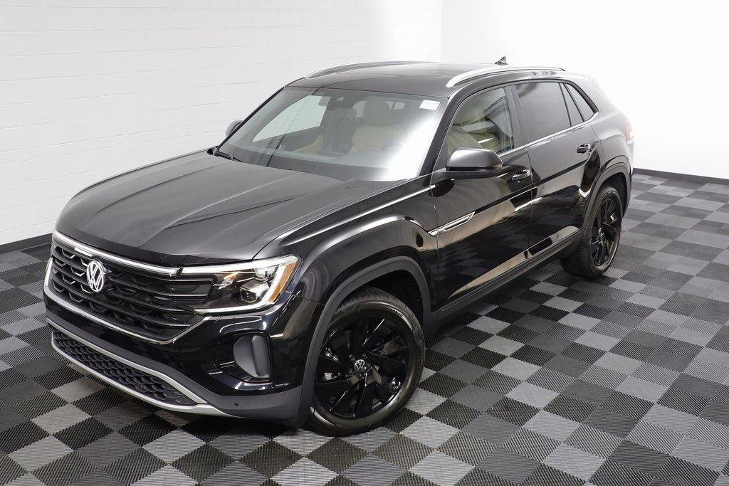 New 2026 Volkswagen Atlas Cross Sport SE image 2
