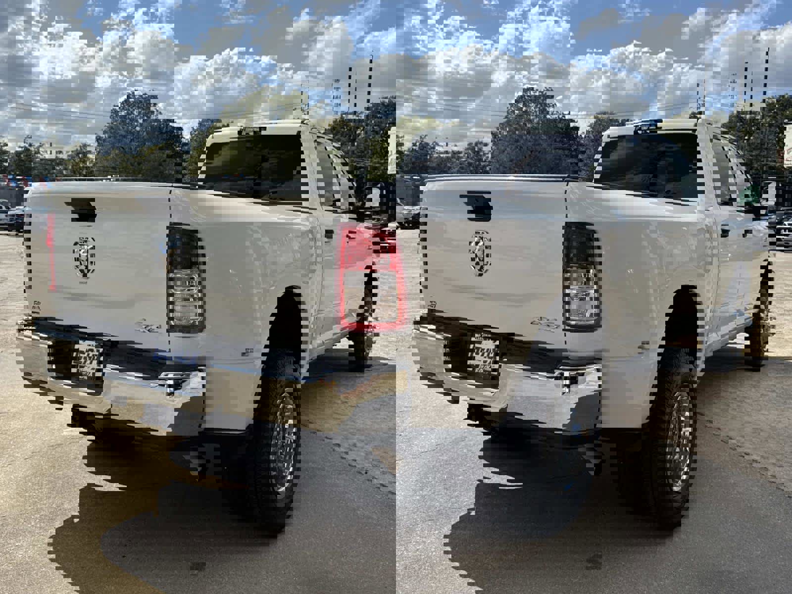 Used 2024 RAM 3500 Tradesman w/ Chrome Appearance Group image 34