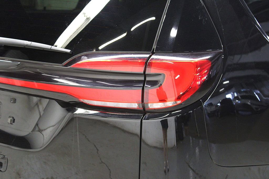 Used 2025 Chrysler Pacifica Limited FWD image 40