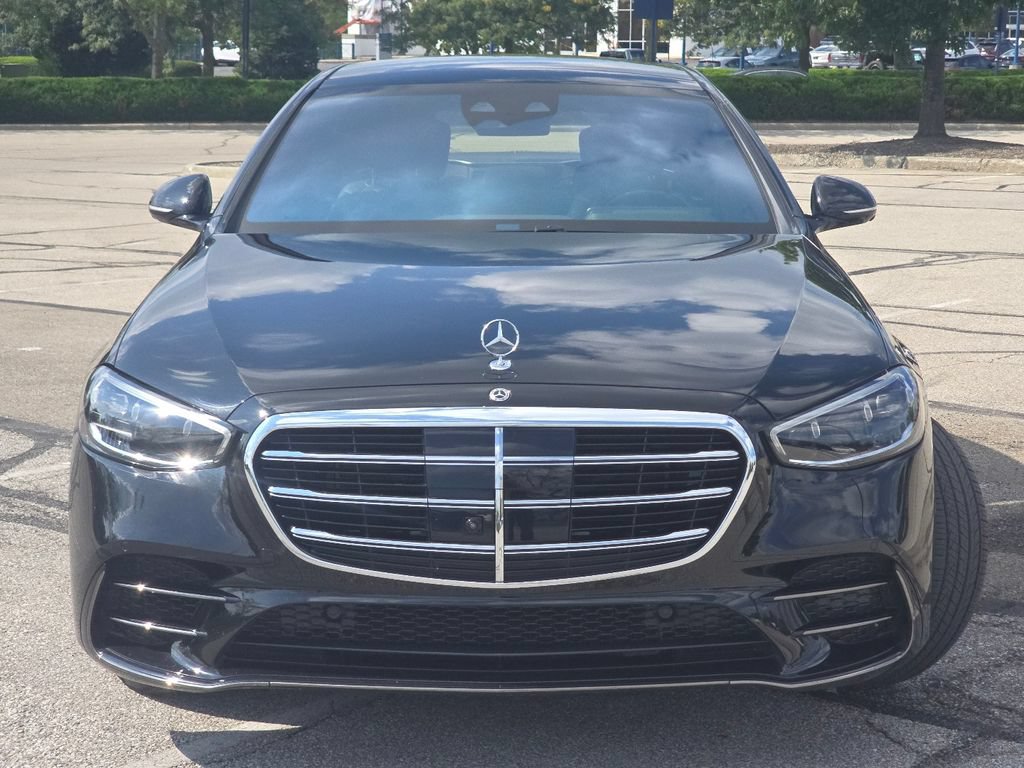 Used 2024 Mercedes-Benz S 580 4MATIC Sedan w/ AMG Line image 12