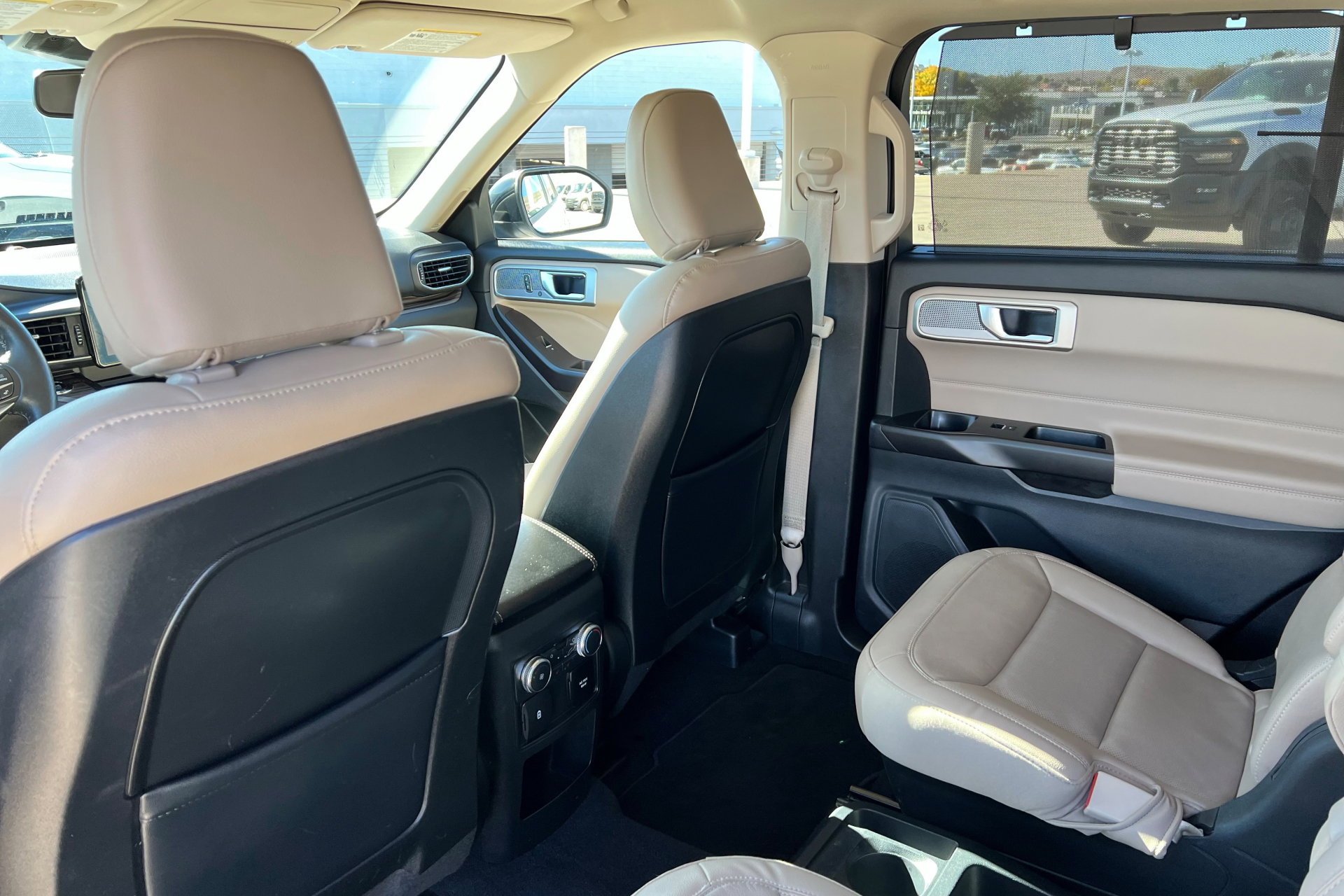 Used 2020 Ford Explorer Limited w/ Class III Trailer Tow Package image 19