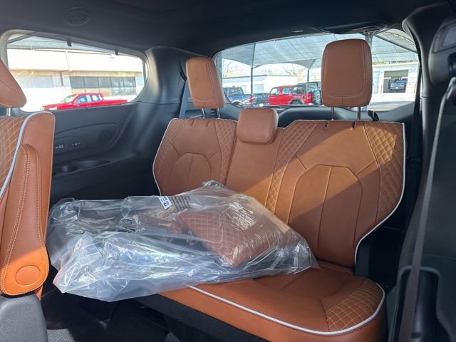 New 2026 Chrysler Pacifica Pinnacle FWD image 15