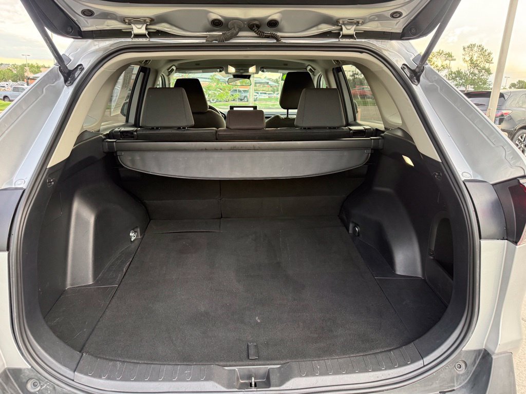 Used 2025 Toyota RAV4 XLE AWD/4WD image 24