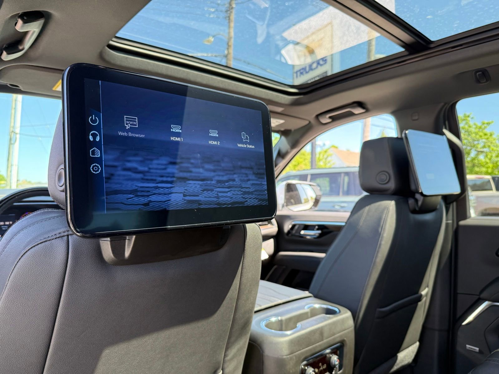 New 2026 Chevrolet Tahoe High Country AWD/4WD image 24