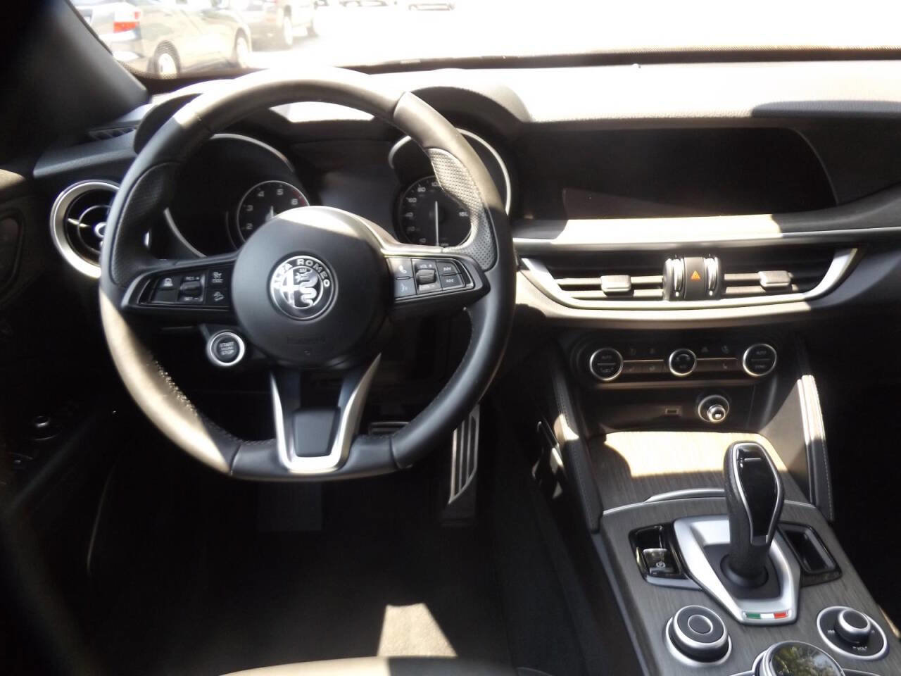 Used 2023 Alfa Romeo Stelvio Ti image 14