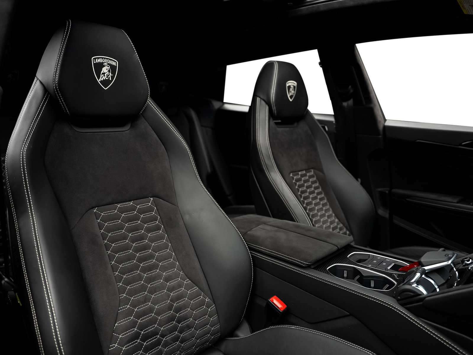 Used 2022 Lamborghini Urus AWD/4WD image 34