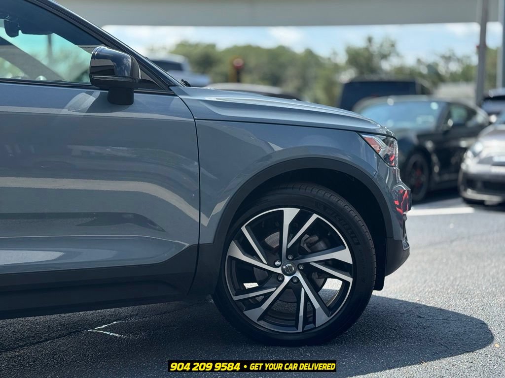 Used 2022 Volvo XC40 T5 R-Design w/ Climate Package AWD/4WD image 9