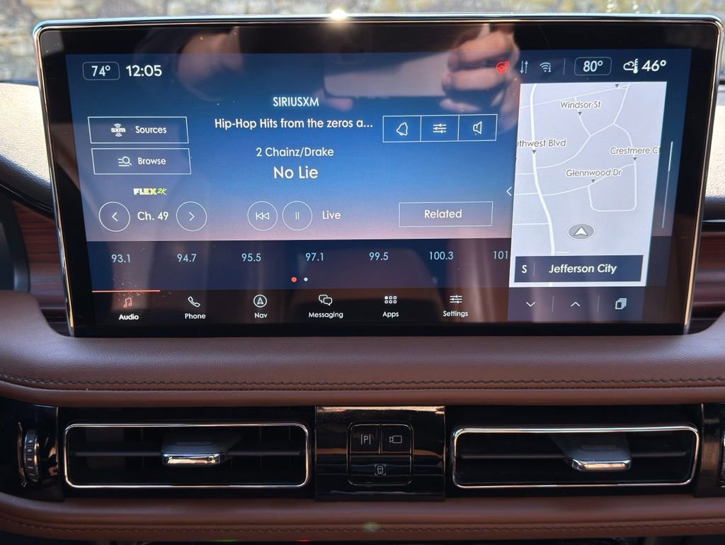 Used 2022 Lincoln Nautilus Reserve w/ Luxury Package image 17