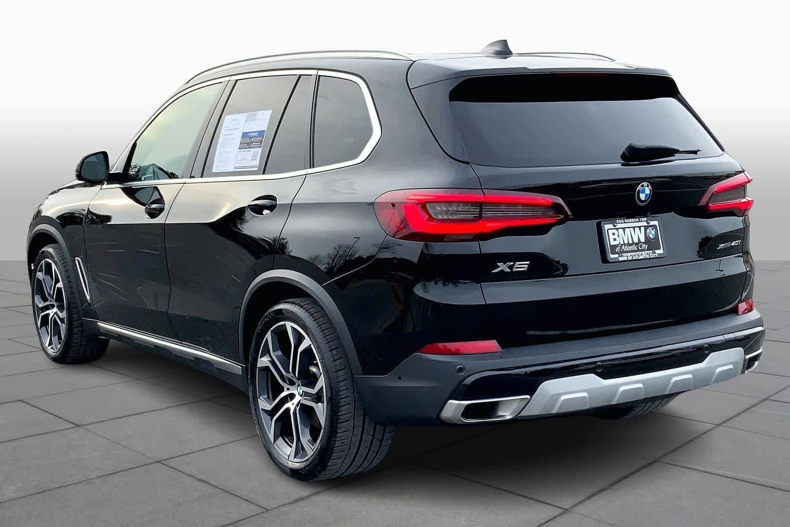 Used 2022 BMW X5 xDrive40i w/ Parking Assistance Package AWD/4WD image 11