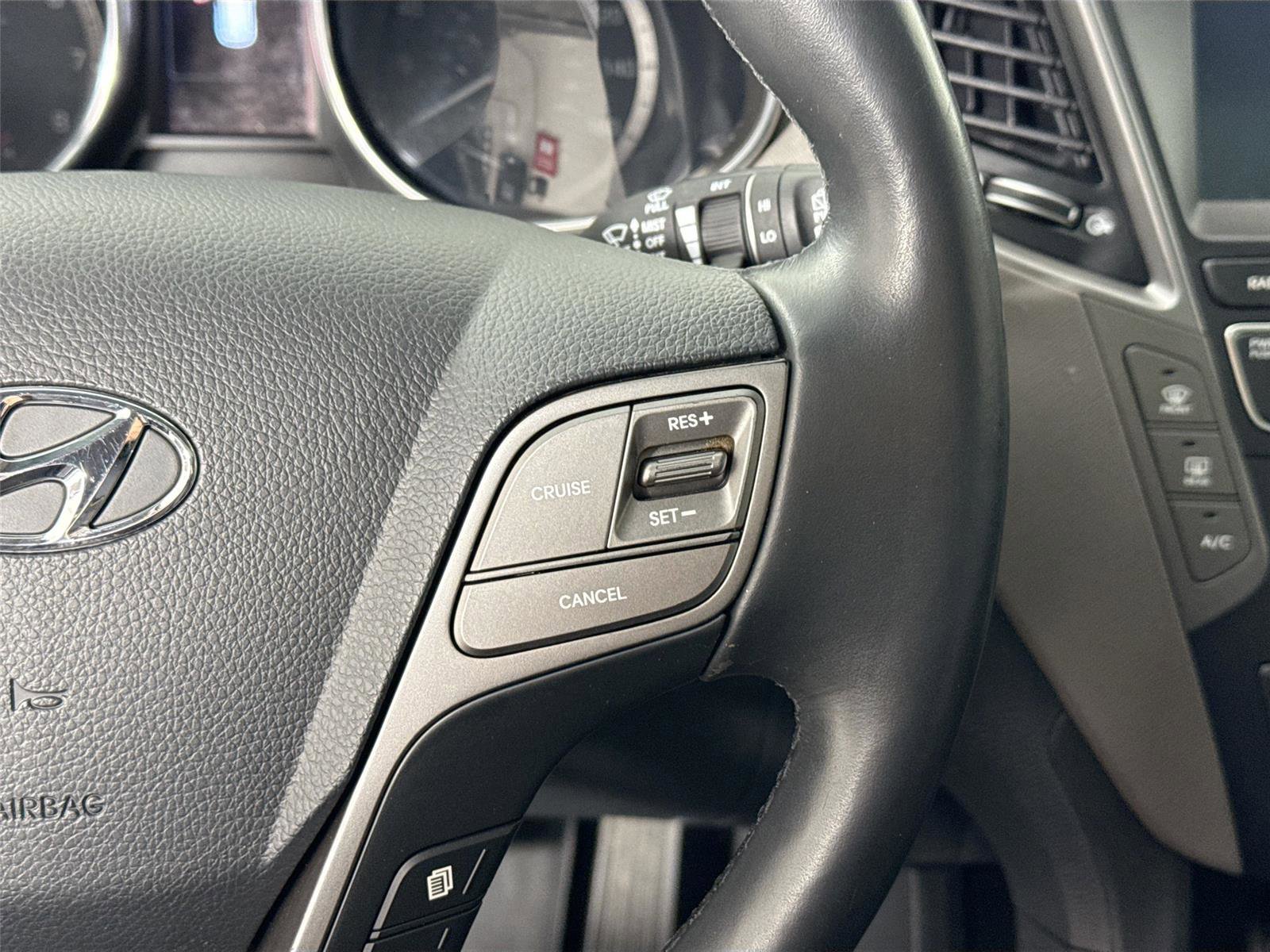 Used 2017 Hyundai Santa Fe SE image 18