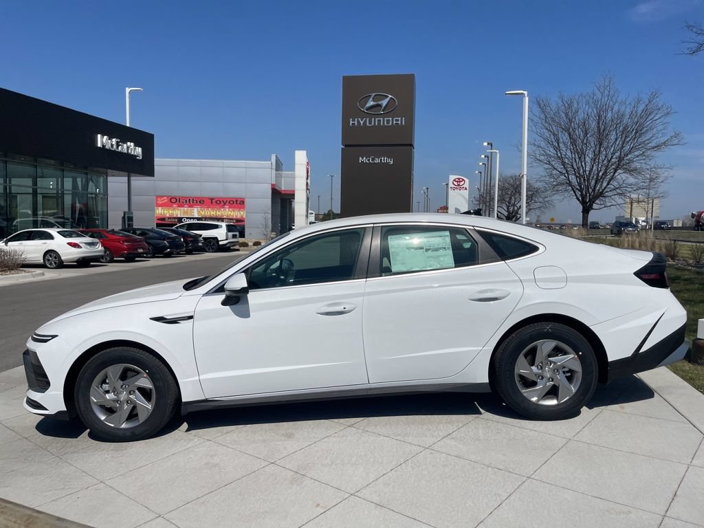 New 2026 Hyundai Sonata SE FWD image 2