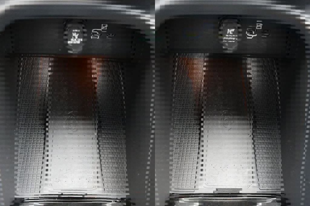 Used 2025 Volvo XC40 B5 Plus image 26