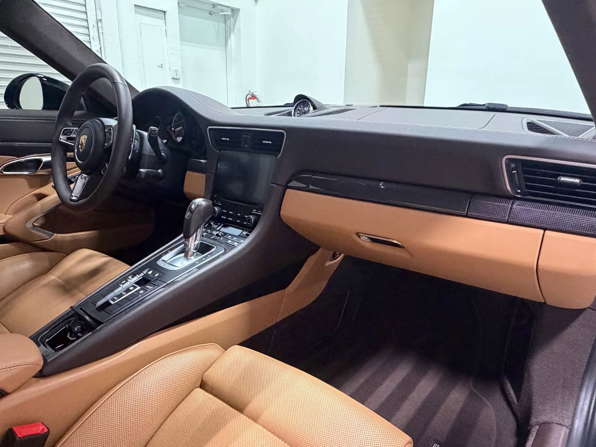 Used 2017 Porsche 911 Turbo S image 30