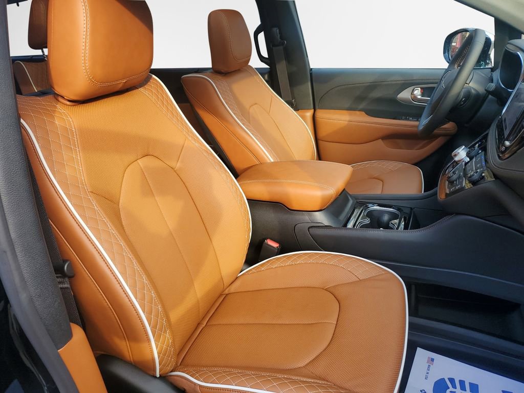 New 2026 Chrysler Pacifica Pinnacle AWD/4WD image 30