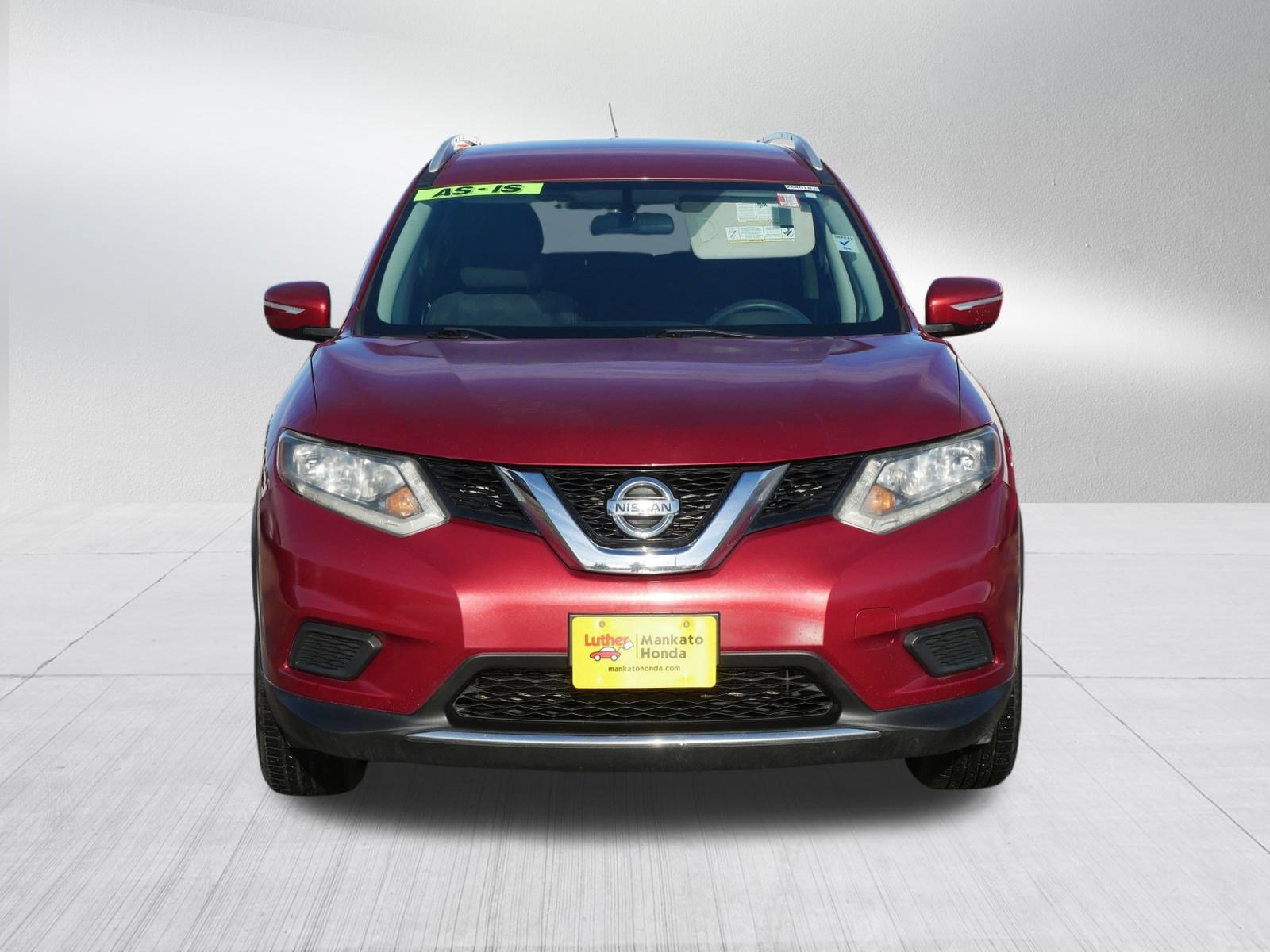 Used 2015 Nissan Rogue SV image 2