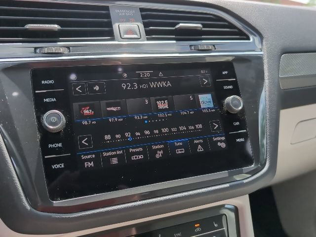 Used 2022 Volkswagen Tiguan SE image 14