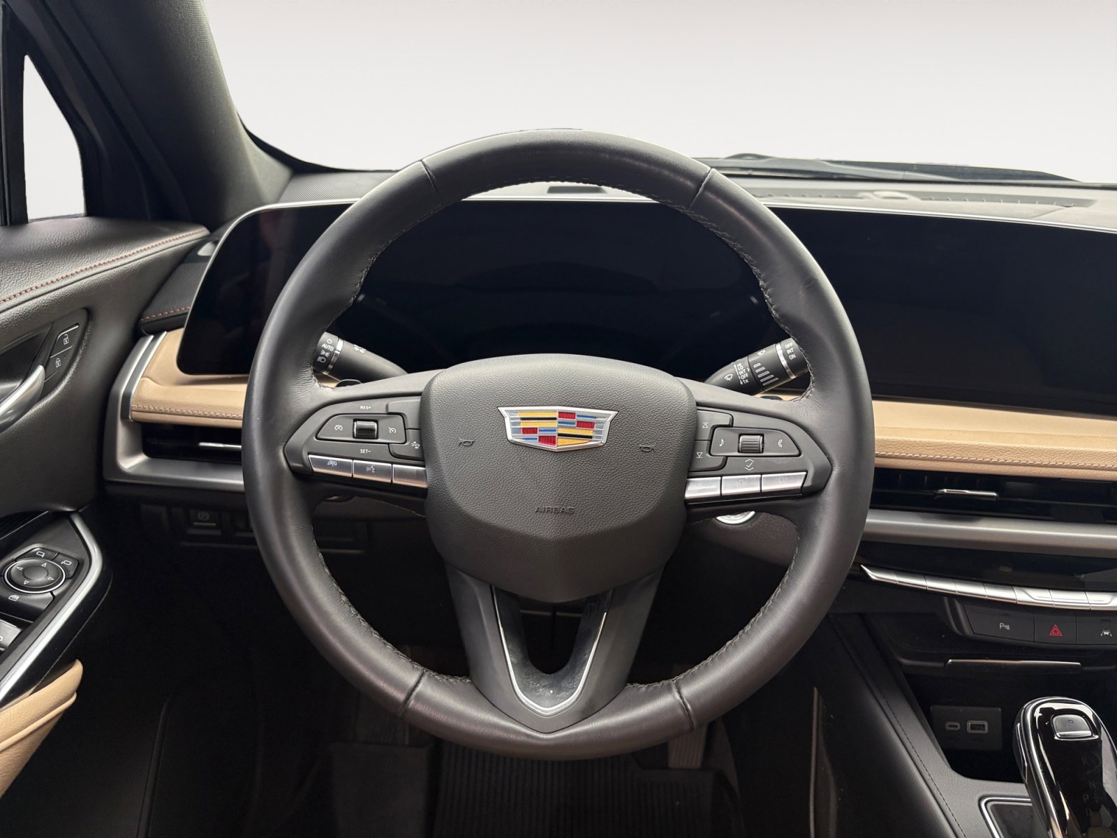 Used 2024 Cadillac XT4 Luxury w/ LPO, Floor Liner Package FWD image 13