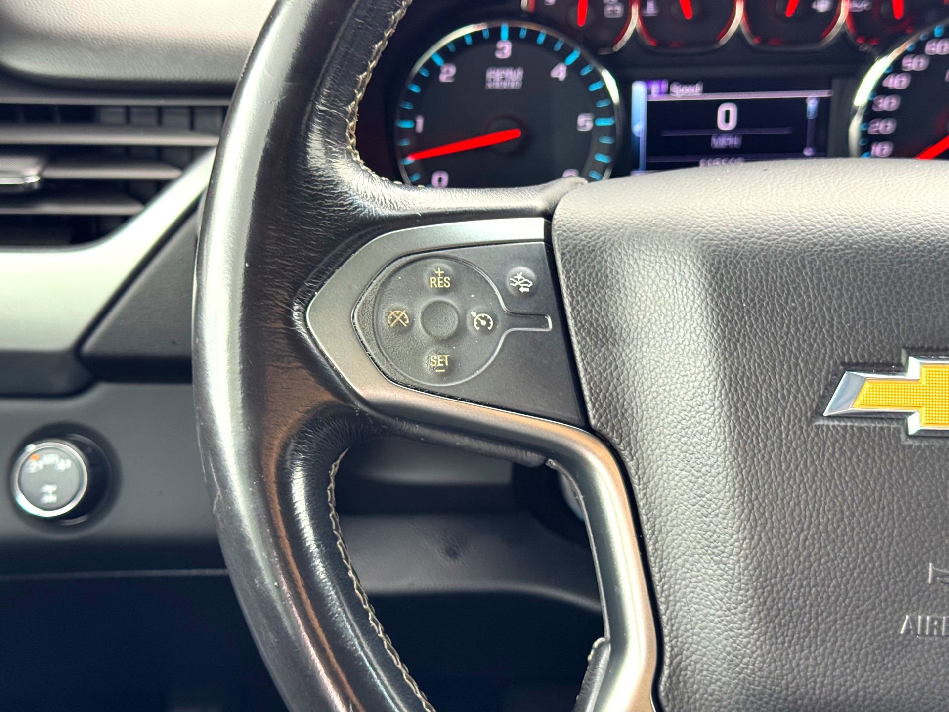 Used 2018 Chevrolet Suburban LT image 27