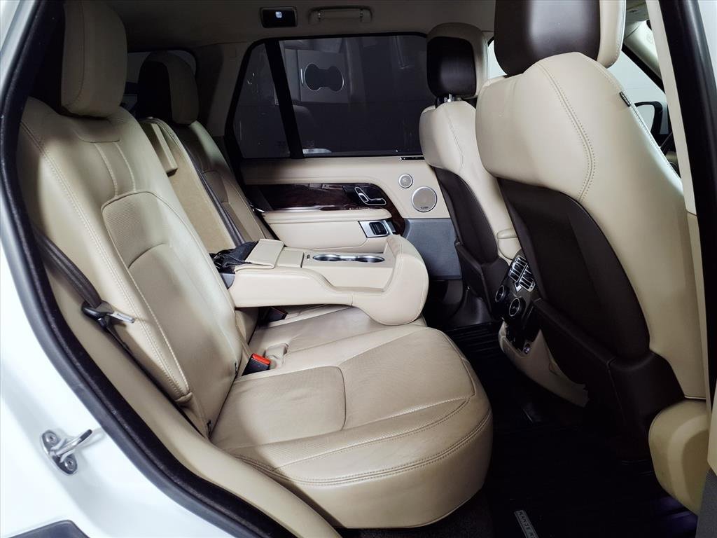 Used 2020 Land Rover Range Rover HSE image 10