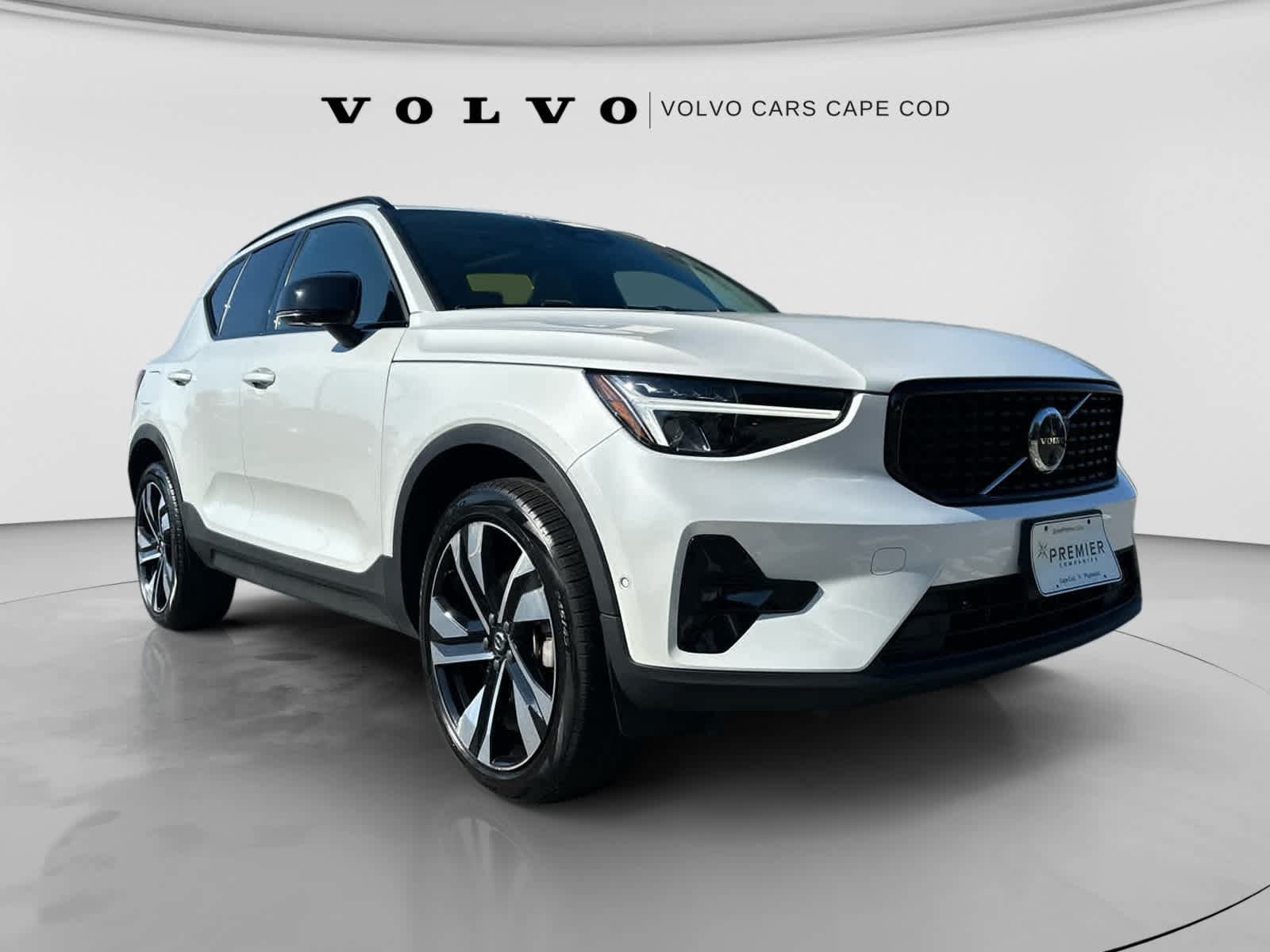 Used 2023 Volvo XC40 B5 Plus w/ Driver Assist Package