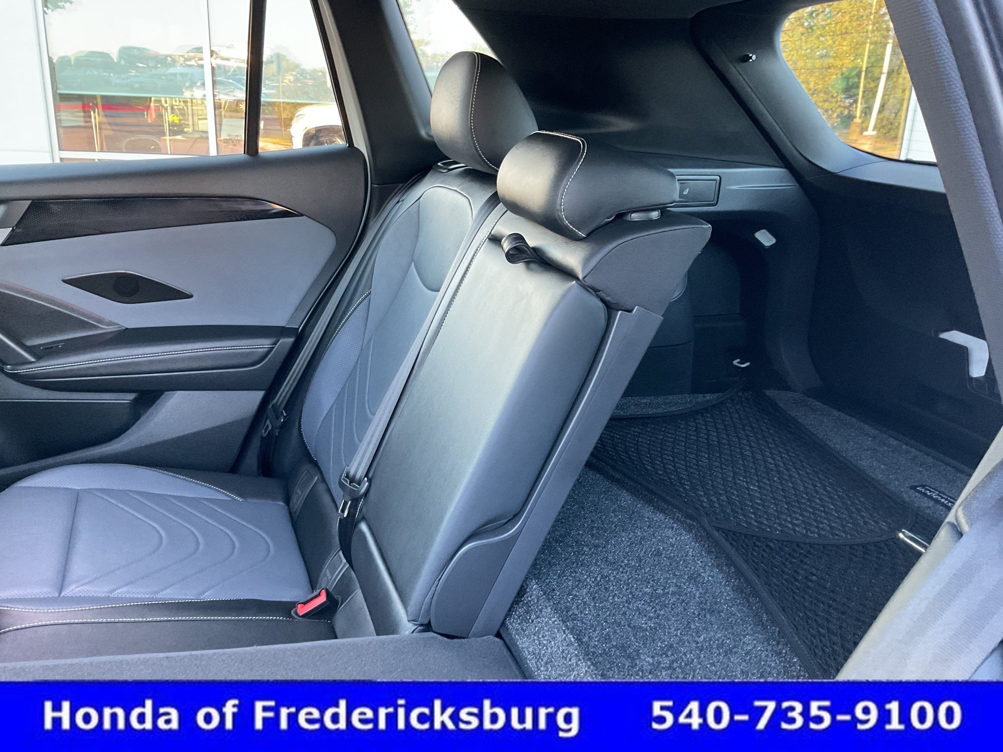 Used 2025 Volkswagen Tiguan SE R-Line AWD/4WD image 25