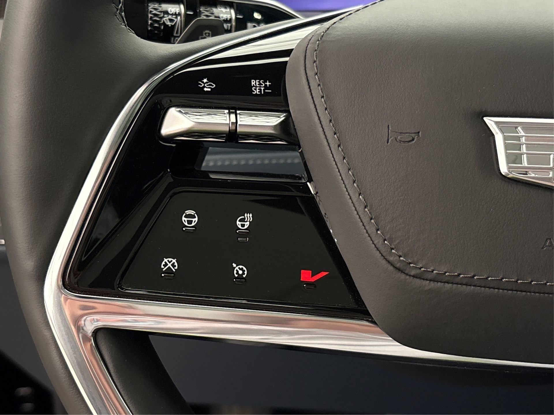 New 2025 Cadillac Escalade IQ Luxury 2 w/ LPO, Radiant Package image 31