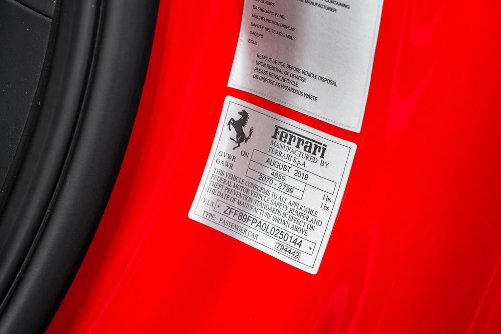 Used 2020 Ferrari Portofino RWD image 11