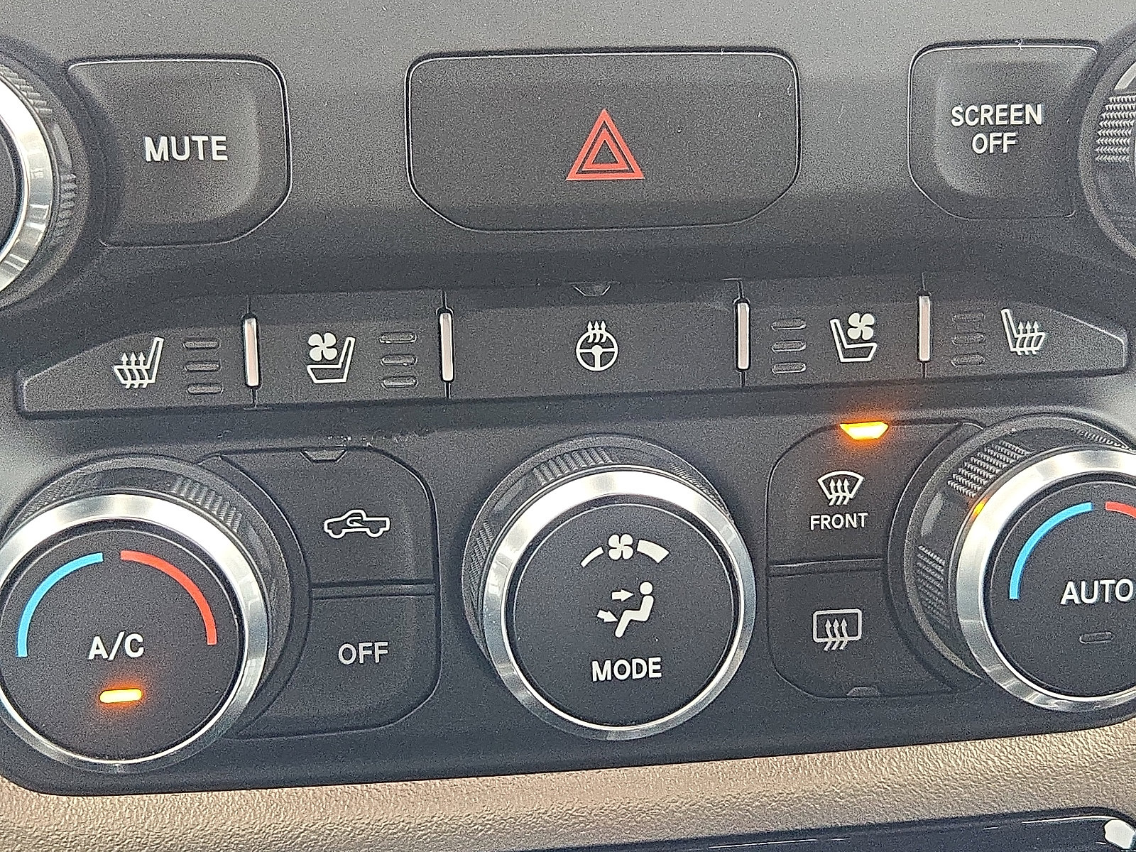 Used 2019 RAM 1500 Laramie image 19