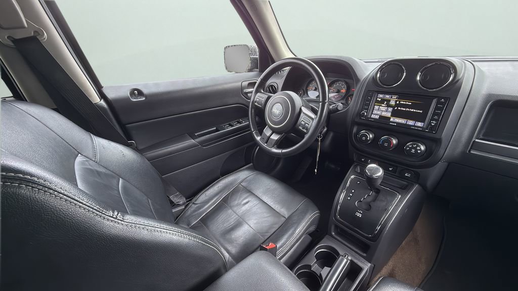 Used 2017 Jeep Patriot High Altitude AWD/4WD image 19