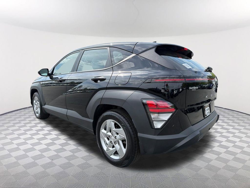 Used 2024 Hyundai Kona SE image 7