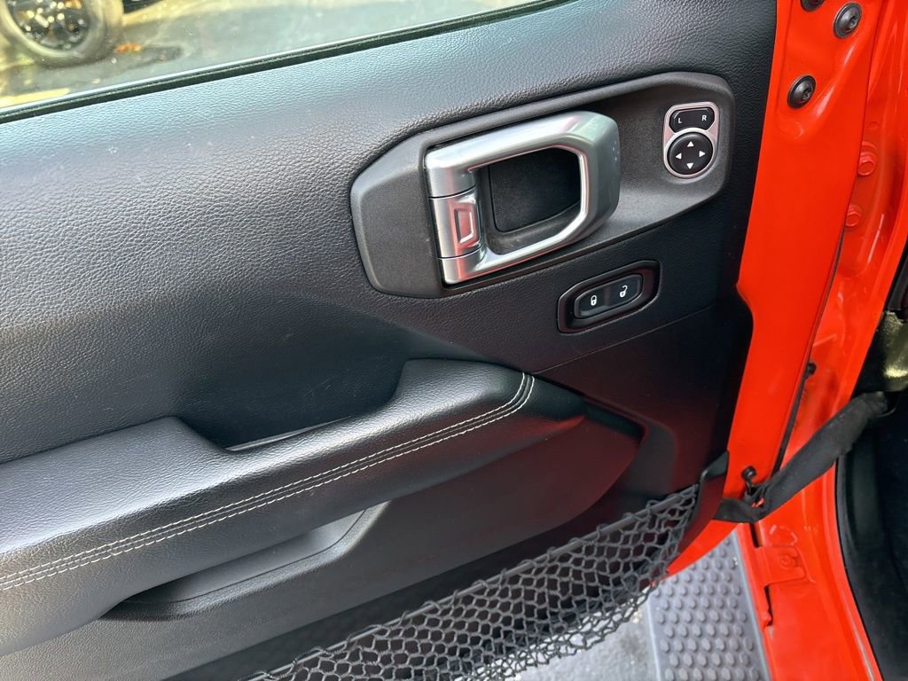 Used 2018 Jeep Wrangler Unlimited Sahara image 19