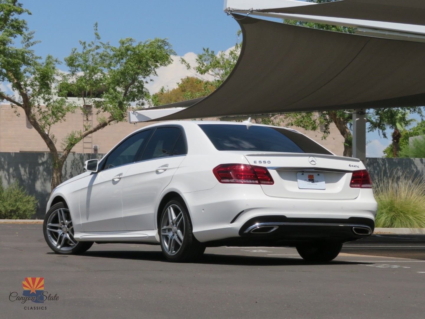 Used 2014 Mercedes-Benz E 550 4MATIC Sedan image 4