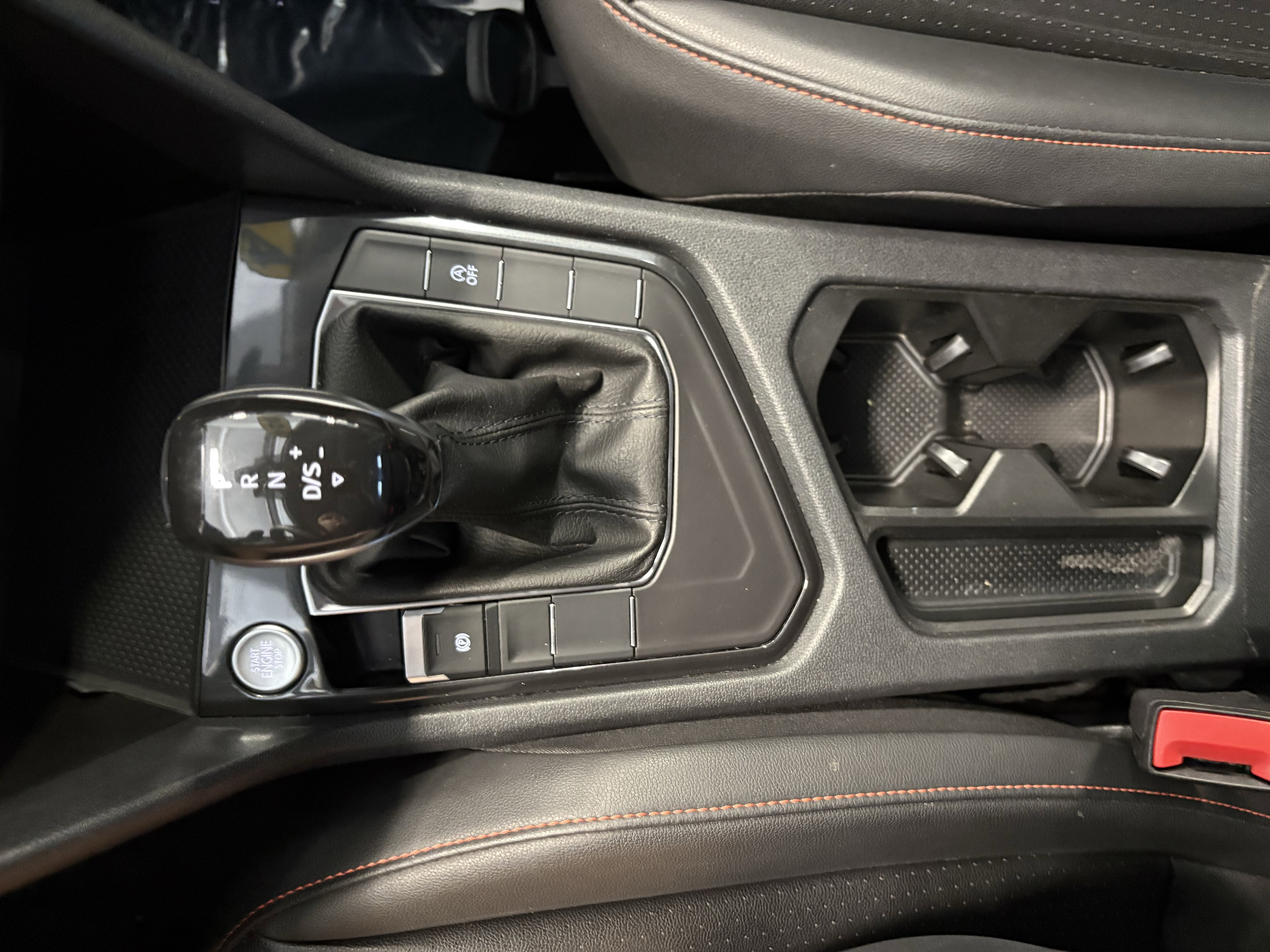 Used 2024 Volkswagen Tiguan Wolfsburg Edition FWD image 17