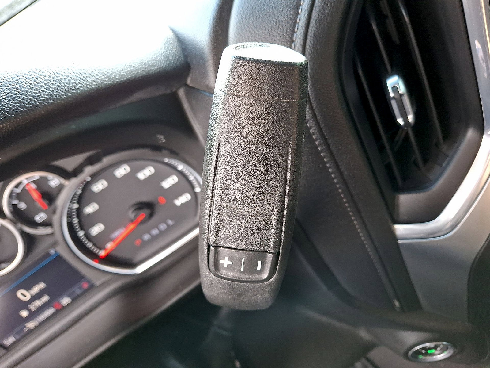 Used 2021 Chevrolet Silverado 1500 LT AWD/4WD image 12