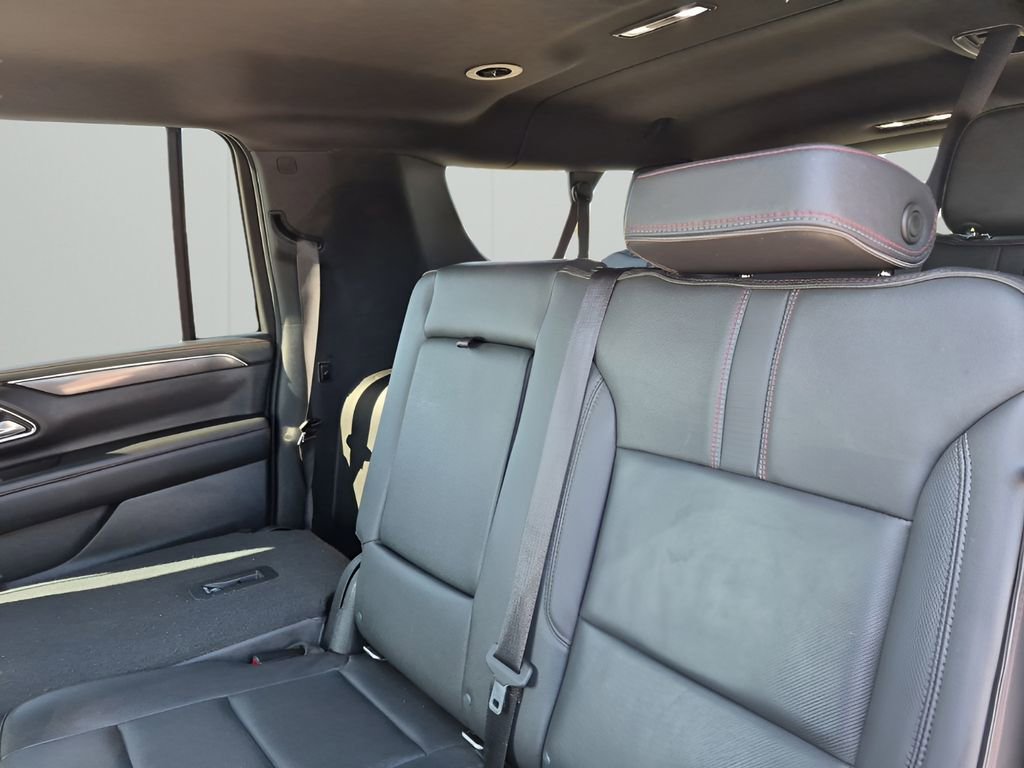 Used 2022 Chevrolet Suburban RST w/ Luxury Package RWD image 20