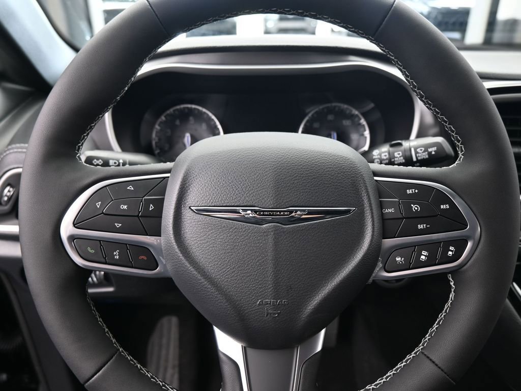 New 2026 Chrysler Pacifica Select image 15