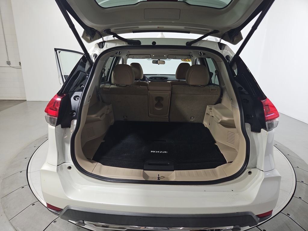 Used 2018 Nissan Rogue SV image 21