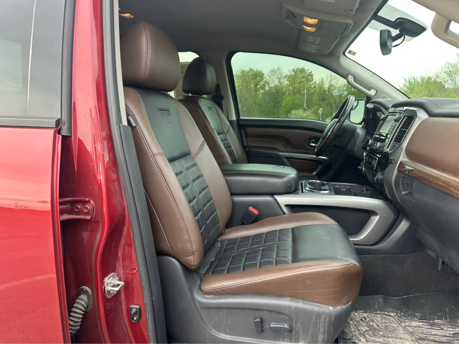 Used 2017 Nissan Titan Platinum Reserve AWD/4WD image 19