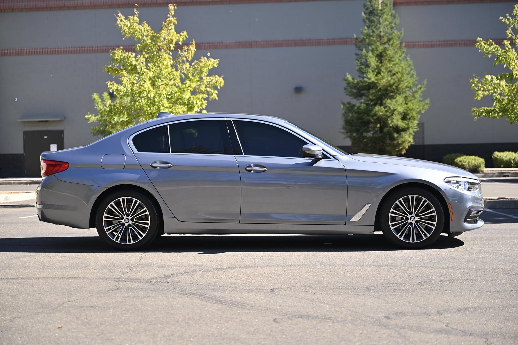 Used 2018 BMW 530i RWD image 4