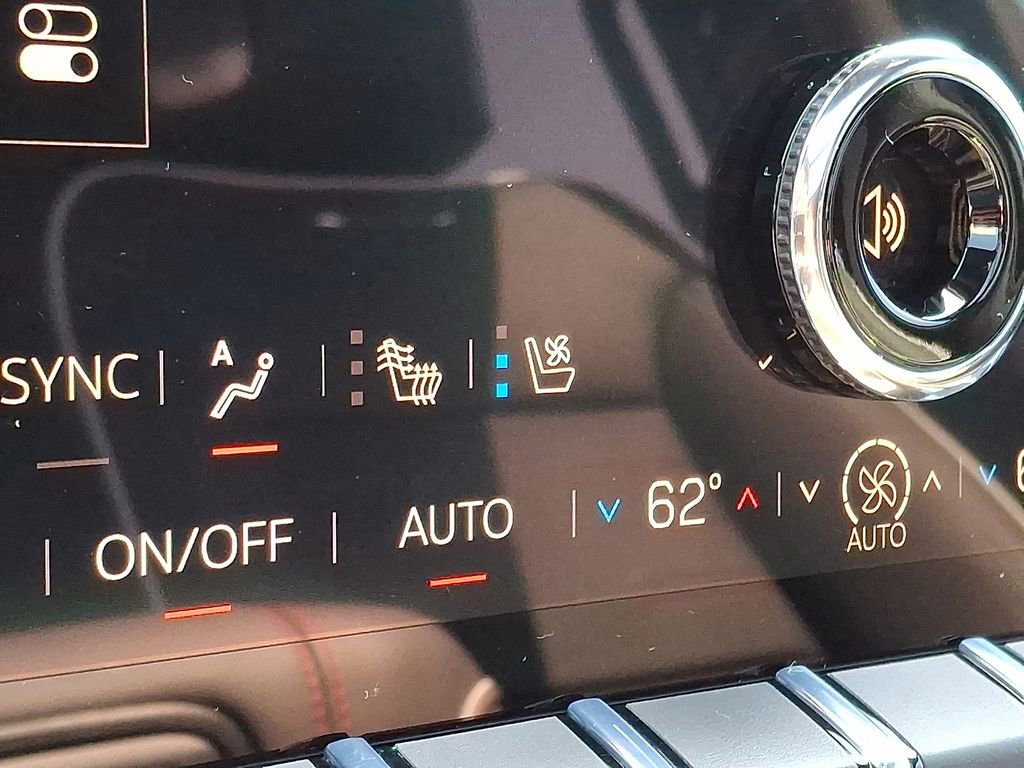 Used 2026 GMC Yukon AT4 Ultimate w/ LPO, Floor Liner Package AWD/4WD image 26
