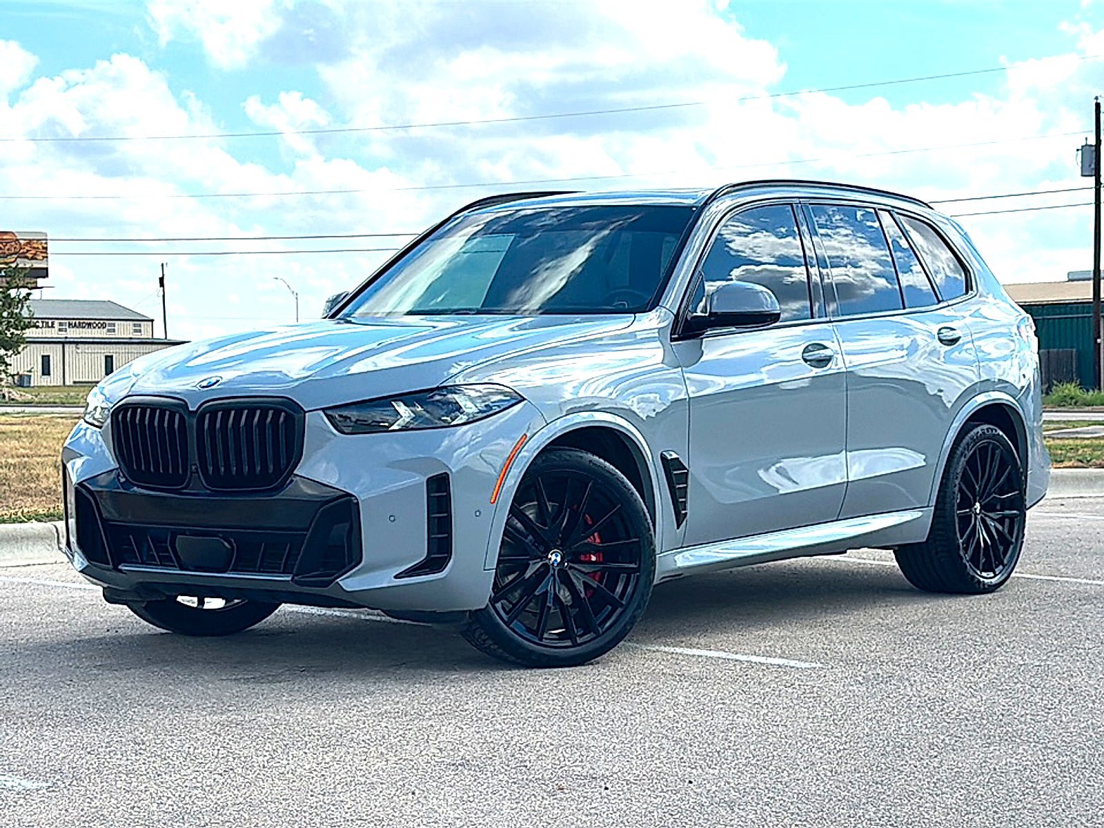 Used 2024 BMW X5 xDrive40i w/ M Sport Package AWD/4WD image 2