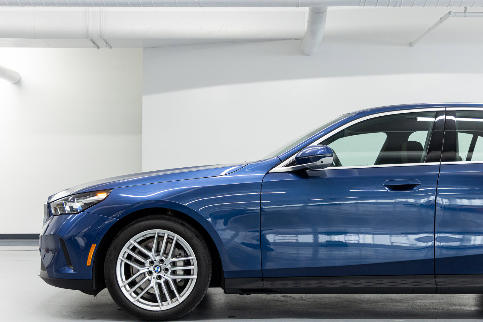 Used 2024 BMW 530i xDrive AWD/4WD image 14