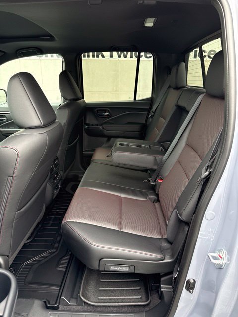 New 2026 Honda Ridgeline Black Edition image 8