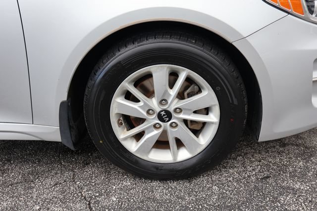 Used 2016 Kia Optima LX FWD image 9
