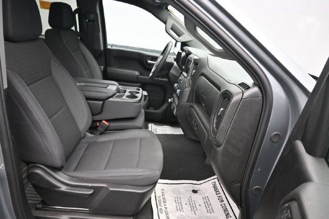 Used 2024 Chevrolet Silverado 1500 Custom w/ Turbomax Blackout Package AWD/4WD image 7