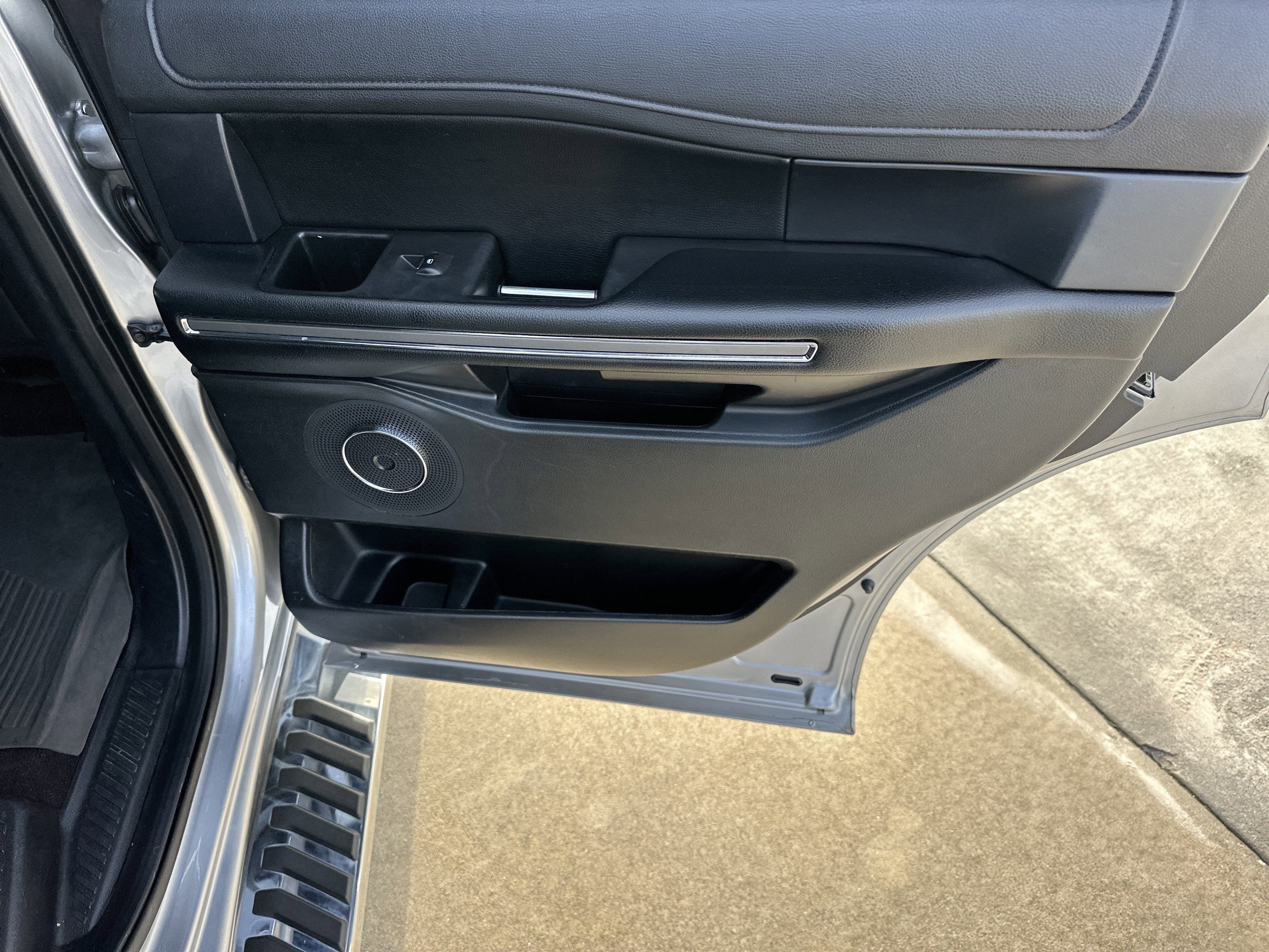 Used 2021 Ford Expedition XLT image 17