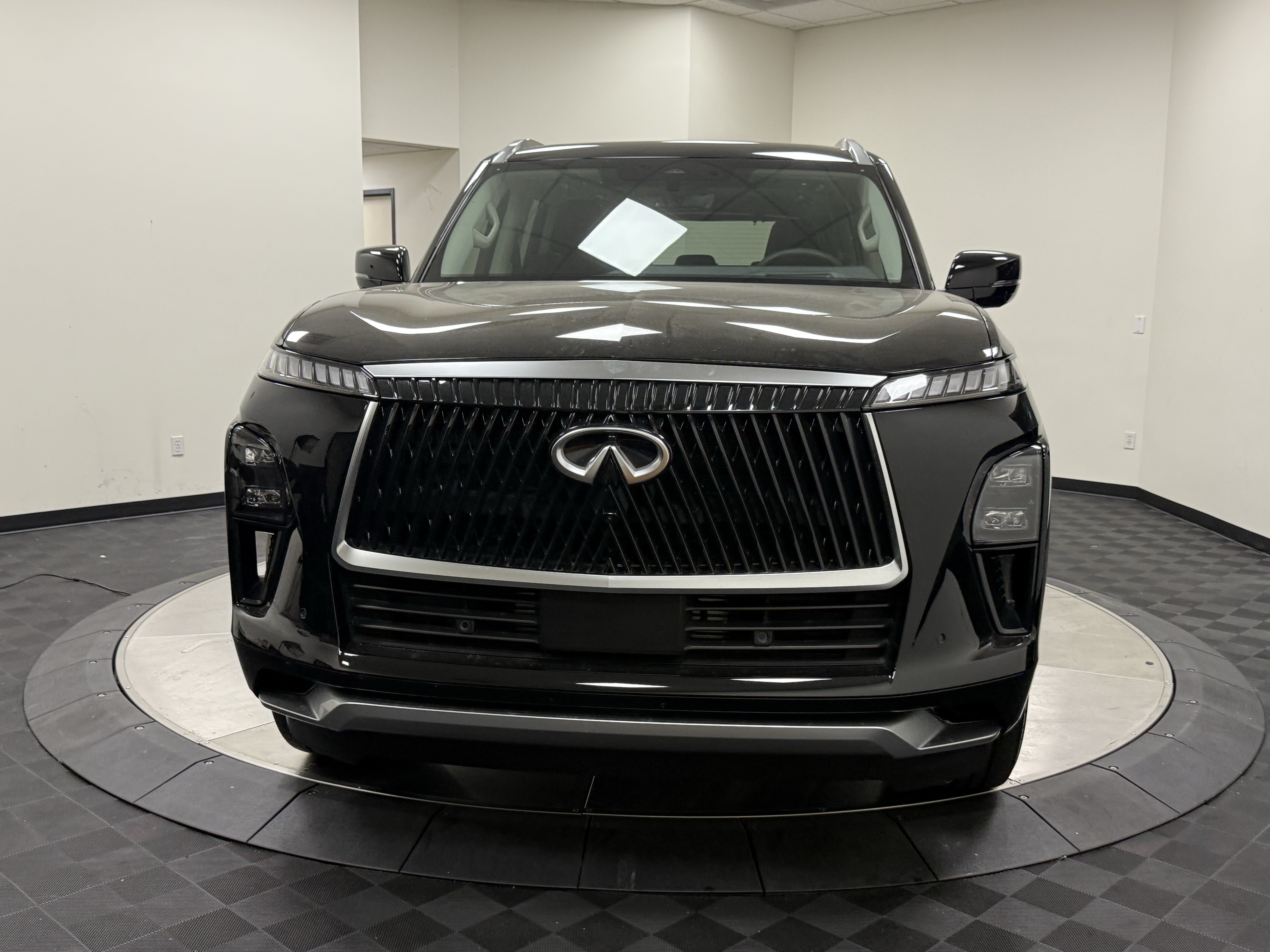 Certified 2026 INFINITI QX80 Luxe w/ Cargo Package RWD image 2