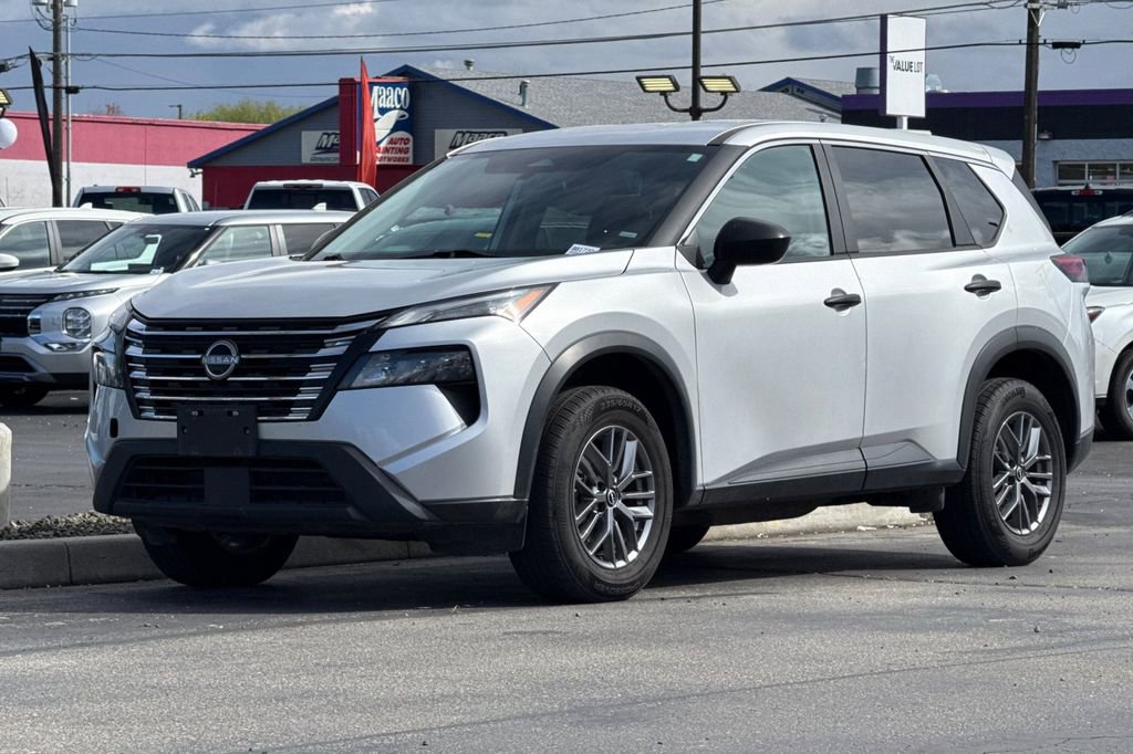 Used 2024 Nissan Rogue S image 8