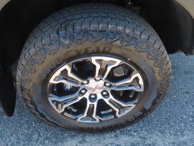 Used 2025 GMC Canyon AT4 w/ Technology Plus Package AWD/4WD image 14